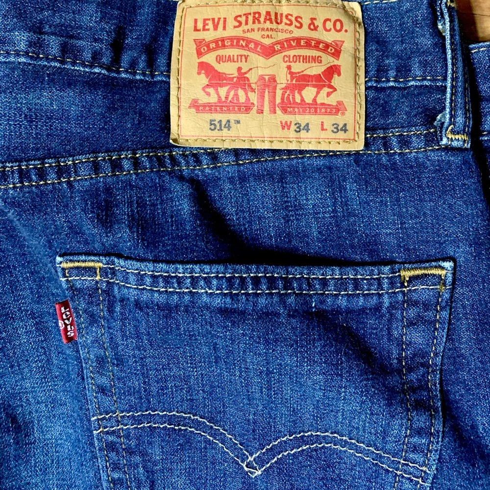 Lightly used Levi jeans men size 34/34 - Picture 3 of 6